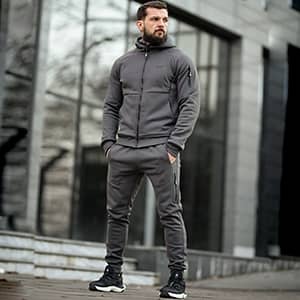 Спортивні костюми та штани